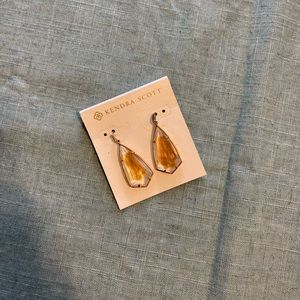 Kendra Scott Drop Earrings - gold